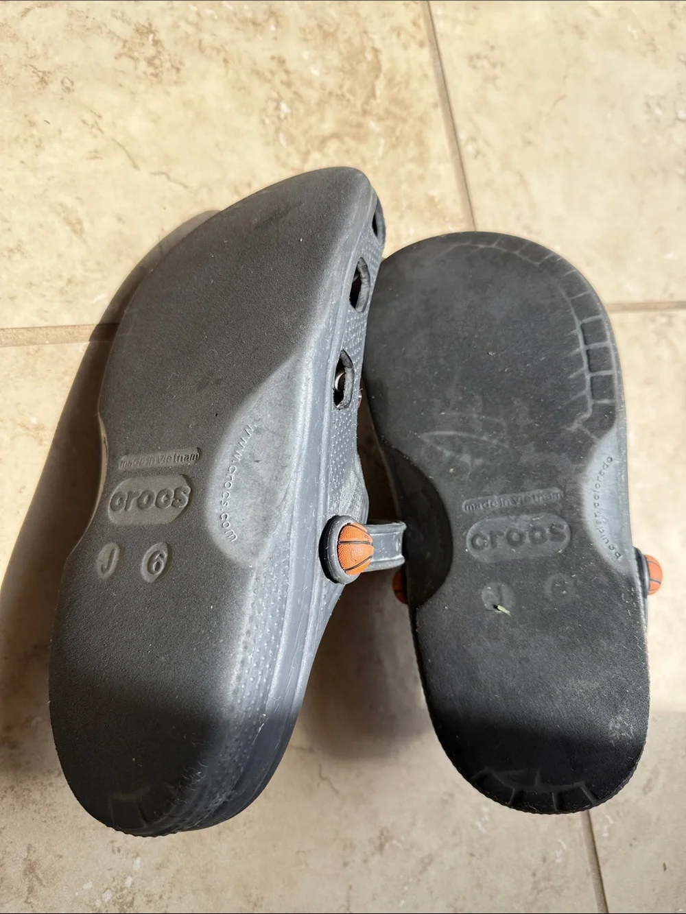 CROCS Black Kids Clogs with Basketball Charms size J6